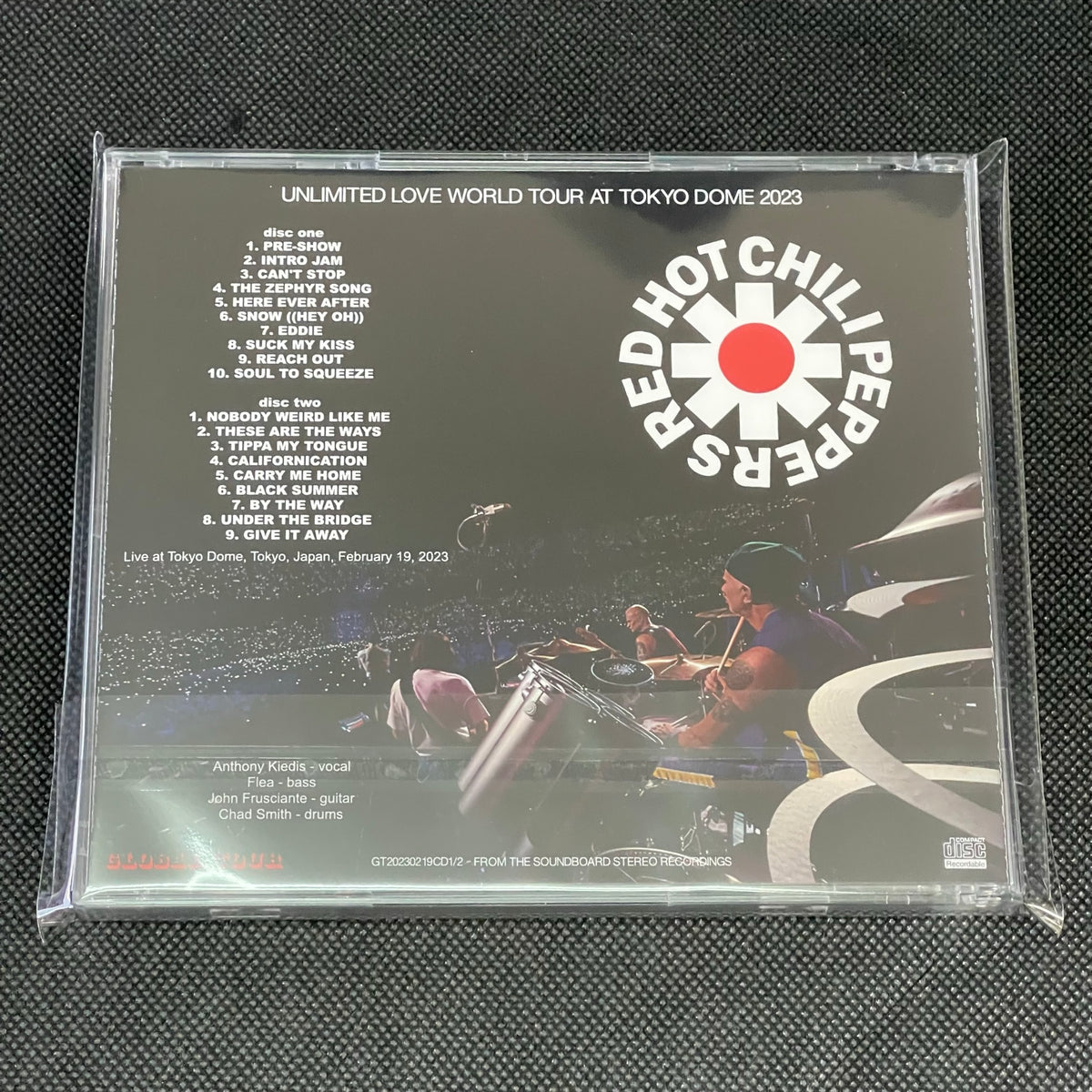 RED HOT CHILI PEPPERS - UNLIMITED LOVE WORLD TOUR AT TOKYO DOME 